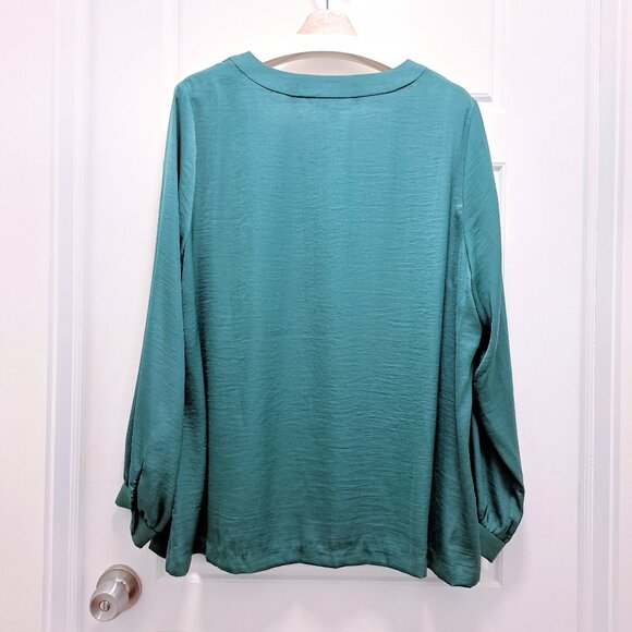 Alfani Jade V-Neckline Button Up Blouse Size 2X - Picture 7 of 11